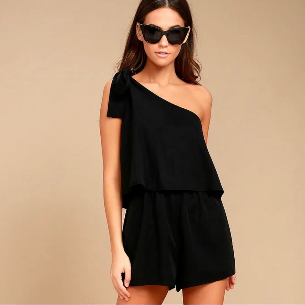 Lulu’s One Shoulder Black Romper